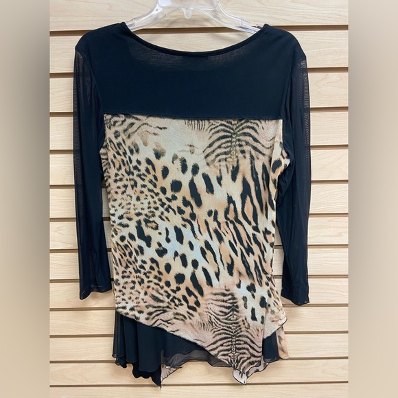 MESMERIZE WOMEN FASHIONABLE BLOUSE TOP MADE IN USA SIZE MEDIUM MSRP $98.00 - Picture 2 of 6